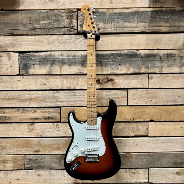 Fender Player Stratocaster Left-Handed (Pre-Owned) - 3-Colour Sunburst - Front