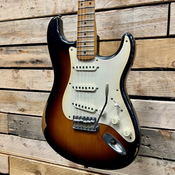 Fender Road Worn 50s Stratocaster (Pre-Owned) - 2-Colour Sunburst - Angle 2