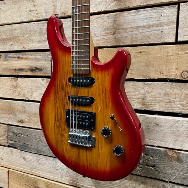 Washburn Maverick BT-4 Electric Guitar (Pre-Owned) - Cherry Sunburst - Angle 2